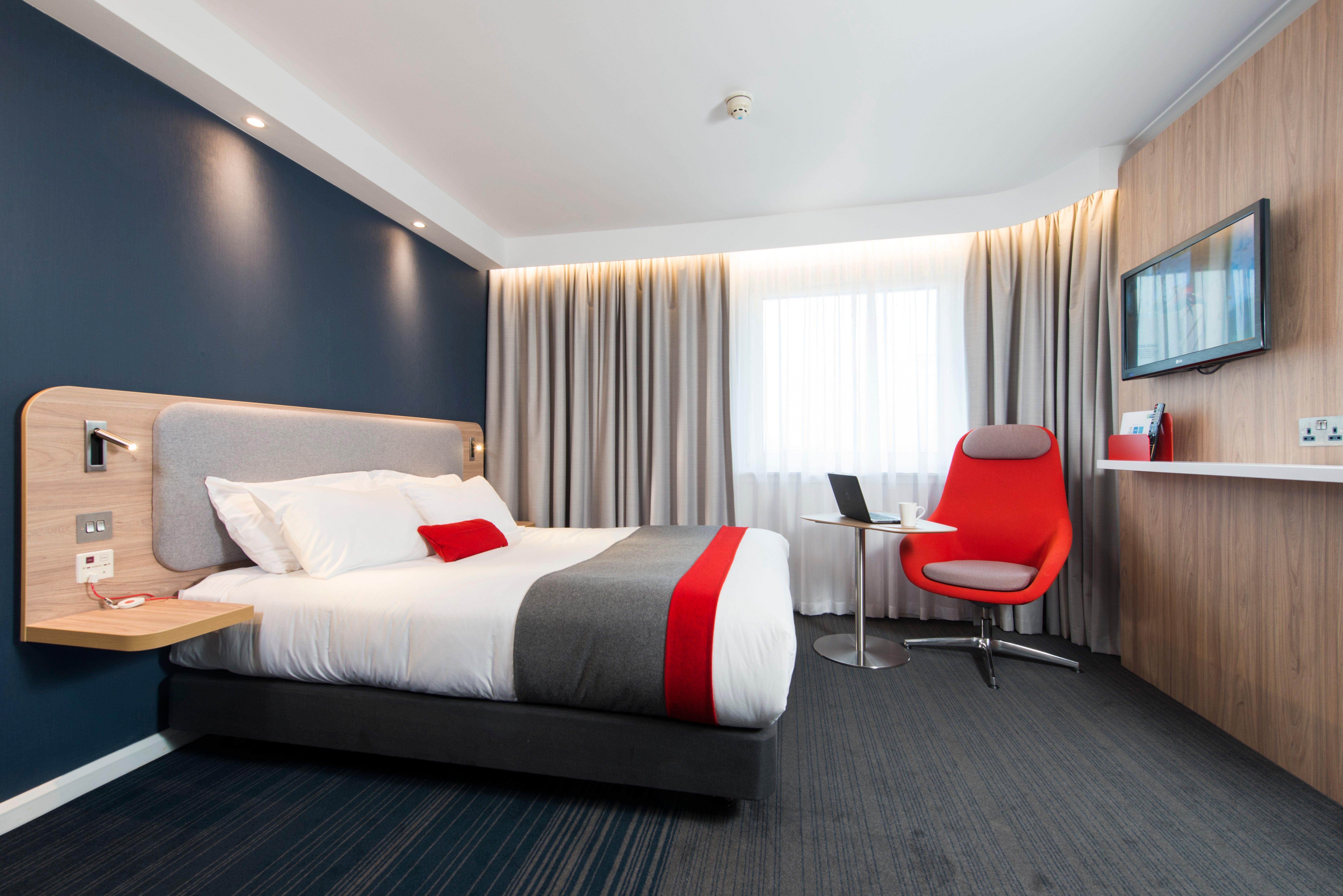 Holiday Inn Express Edinburgh City West By Ihg — Foto 1